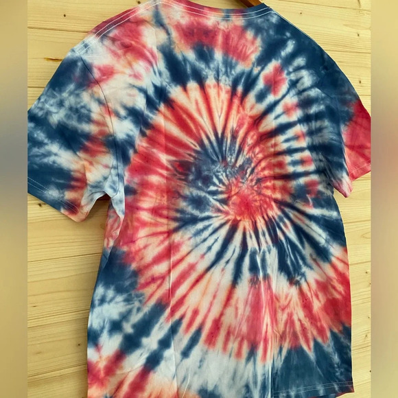 GILDAN Soft Style | Tie-Dye T-Shirt | Color: Red, White, Blue | Size: Unisex S … - Picture 7 of 9